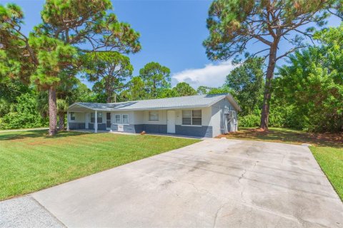 Commercial property in Hudson, Florida 4 bedrooms, 178.37 sq.m. № 1908837 - photo 3