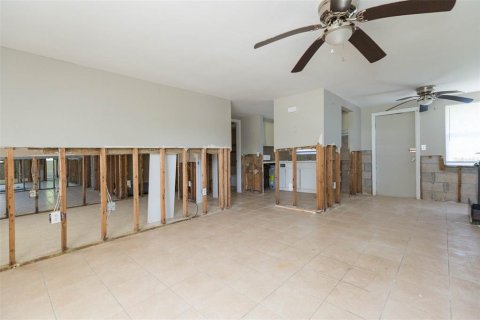 Commercial property in Hudson, Florida 4 bedrooms, 178.37 sq.m. № 1908837 - photo 7