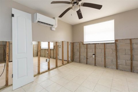 Commercial property in Hudson, Florida 4 bedrooms, 178.37 sq.m. № 1908837 - photo 16