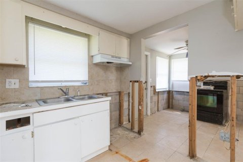 Commercial property in Hudson, Florida 4 bedrooms, 178.37 sq.m. № 1908837 - photo 12