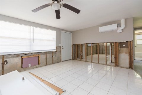 Commercial property in Hudson, Florida 4 bedrooms, 178.37 sq.m. № 1908837 - photo 29