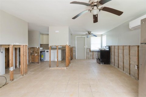 Commercial property in Hudson, Florida 4 bedrooms, 178.37 sq.m. № 1908837 - photo 6
