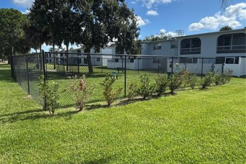 Apartment in Port Richey, Florida 2 bedrooms, 88.26 sq.m. № 1886129 - photo 15