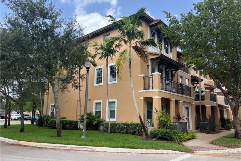 Condo in Pembroke Pines, Florida, 2 bedrooms  № 1790818 - photo 15