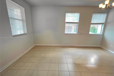 Condo in Pembroke Pines, Florida, 2 bedrooms  № 1790818 - photo 6