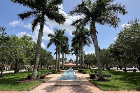 Condo in Pembroke Pines, Florida, 2 bedrooms  № 1790818 - photo 16