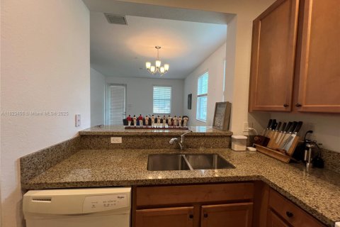 Condo in Pembroke Pines, Florida, 2 bedrooms  № 1790818 - photo 3