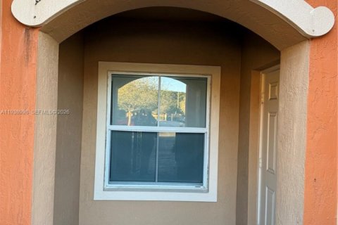 Townhouse in Miramar, Florida 3 bedrooms, 133.41 sq.m. № 1996749 - photo 2