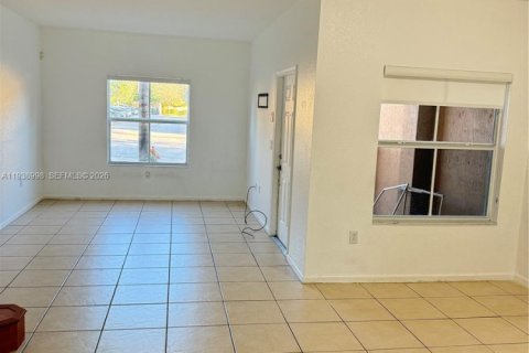 Townhouse in Miramar, Florida 3 bedrooms, 133.41 sq.m. № 1996749 - photo 7