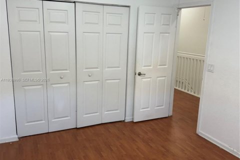 Townhouse in Miramar, Florida 3 bedrooms, 133.41 sq.m. № 1996749 - photo 28