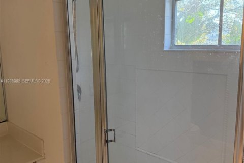 Townhouse in Miramar, Florida 3 bedrooms, 133.41 sq.m. № 1996749 - photo 27