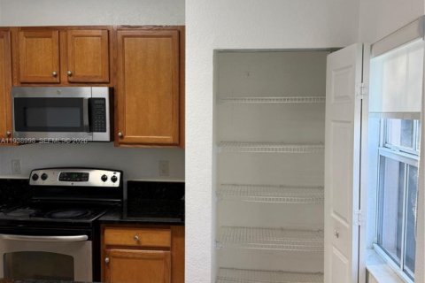 Townhouse in Miramar, Florida 3 bedrooms, 133.41 sq.m. № 1996749 - photo 13