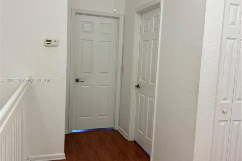 Townhouse in Miramar, Florida 3 bedrooms, 133.41 sq.m. № 1996749 - photo 24