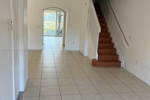 Townhouse in Miramar, Florida 3 bedrooms, 133.41 sq.m. № 1996749 - photo 21