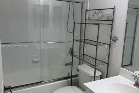 Townhouse in Miramar, Florida 3 bedrooms, 133.41 sq.m. № 1996749 - photo 30