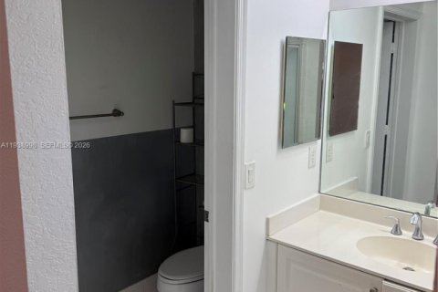 Townhouse in Miramar, Florida 3 bedrooms, 133.41 sq.m. № 1996749 - photo 29