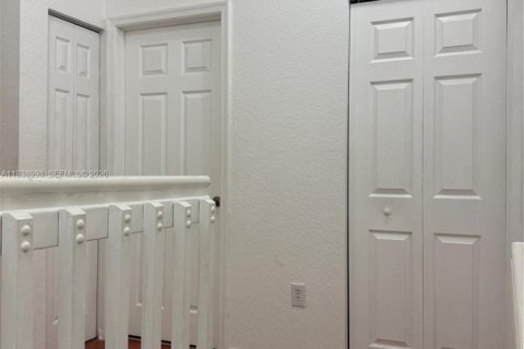 Townhouse in Miramar, Florida 3 bedrooms, 133.41 sq.m. № 1996749 - photo 23