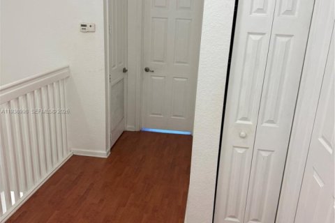 Townhouse in Miramar, Florida 3 bedrooms, 133.41 sq.m. № 1996749 - photo 26