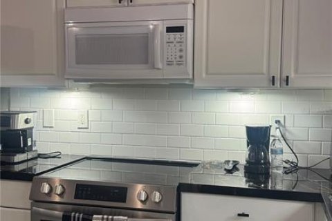 Townhouse in Kissimmee, Florida 3 bedrooms, 130.81 sq.m. № 2167564 - photo 4