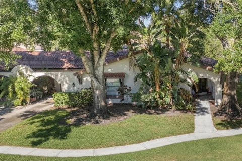 House in Palm Harbor, Florida 2 bedrooms, 154.22 sq.m. № 2130049