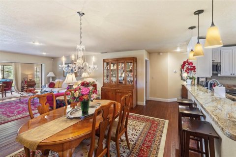 Villa ou maison à vendre à Palm Harbor, Floride: 2 chambres, 154.22 m2 № 2130049 - photo 10