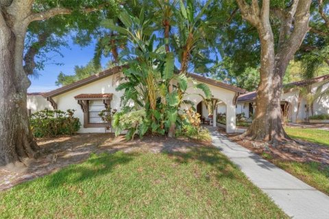 Villa ou maison à vendre à Palm Harbor, Floride: 2 chambres, 154.22 m2 № 2130049 - photo 2