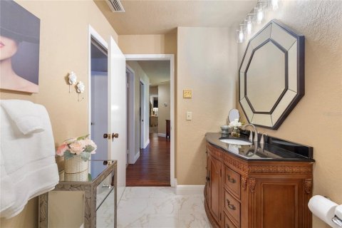 Villa ou maison à vendre à Palm Harbor, Floride: 2 chambres, 154.22 m2 № 2130049 - photo 30