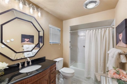 Villa ou maison à vendre à Palm Harbor, Floride: 2 chambres, 154.22 m2 № 2130049 - photo 29
