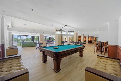 Condo in Bal Harbour, Florida, 1 bedroom  № 1812029 - photo 18