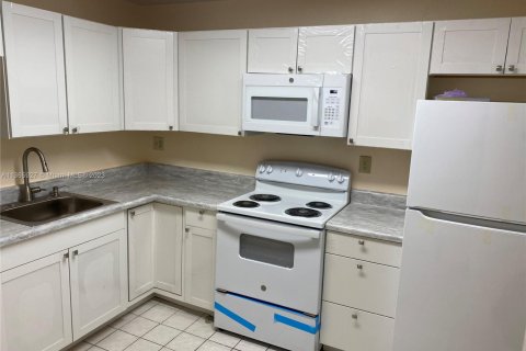 Copropriété à vendre à North Miami Beach, Floride: 2 chambres, 116.96 m2 № 1867520 - photo 2