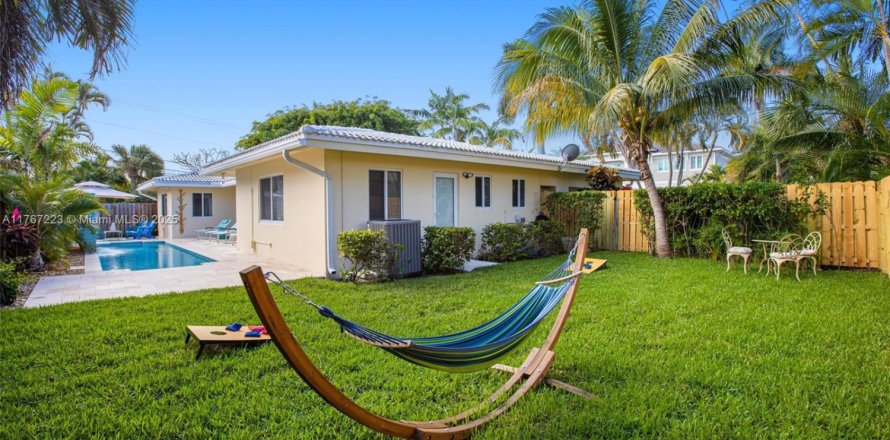 Villa ou maison à Lauderdale-by-the-Sea, Floride 3 chambres, 175.49 m2 № 1712944
