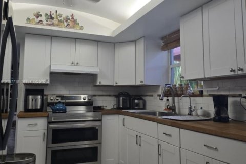 Casa en venta en Hollywood, Florida, 3 dormitorios, 120.68 m2 № 2431376 - foto 6