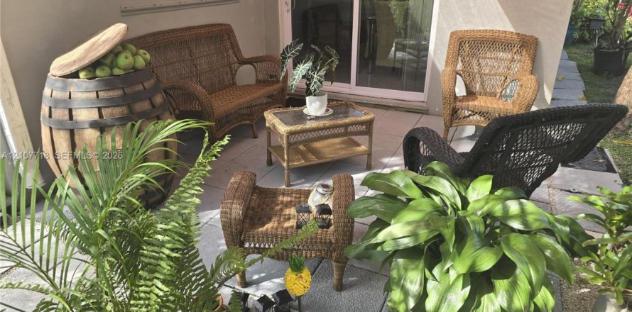 Casa en Hollywood, Florida 3 dormitorios, 120.68 m2 № 2431376