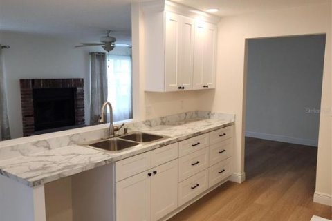 House in Pinellas Park, Florida 2 bedrooms, 145.86 sq.m. № 2388140 - photo 11