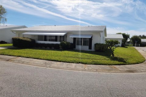 House in Pinellas Park, Florida 2 bedrooms, 145.86 sq.m. № 2388140 - photo 4