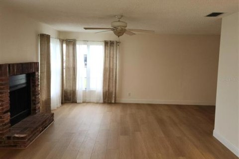 House in Pinellas Park, Florida 2 bedrooms, 145.86 sq.m. № 2388140 - photo 6