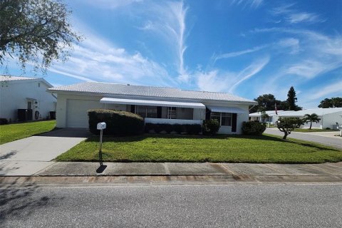 House in Pinellas Park, Florida 2 bedrooms, 145.86 sq.m. № 2388140