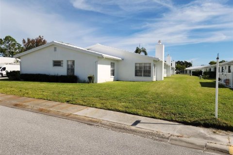 House in Pinellas Park, Florida 2 bedrooms, 145.86 sq.m. № 2388140 - photo 24