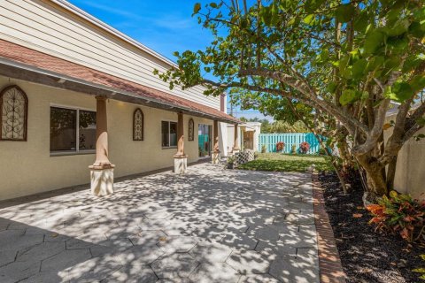Casa en alquiler en Saint Petersburg, Florida, 3 dormitorios, 150.5 m2 № 1828367 - foto 1