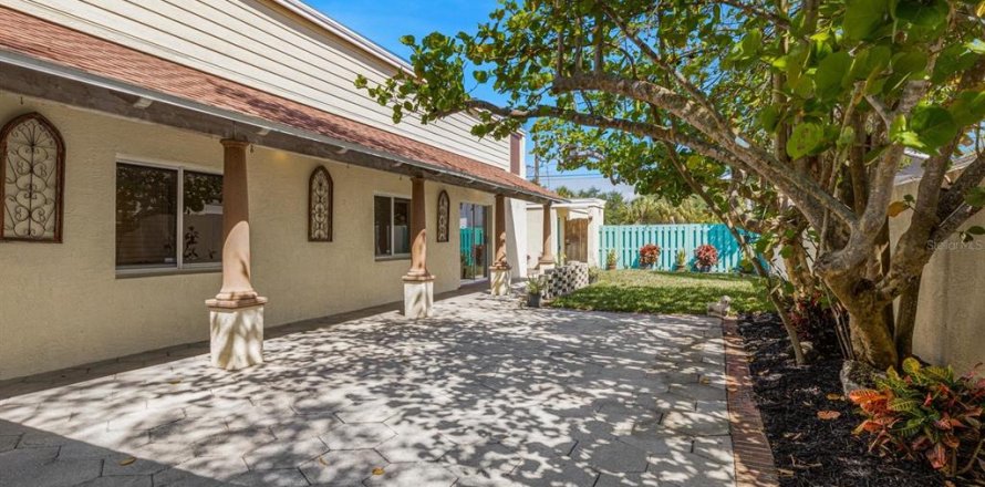 Casa en Saint Petersburg, Florida 3 dormitorios, 150.5 m2 № 1828367