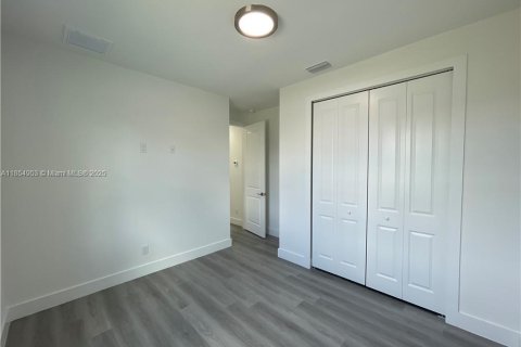 Casa en venta en Lehigh Acres, Florida, 3 dormitorios № 1874150 - foto 10