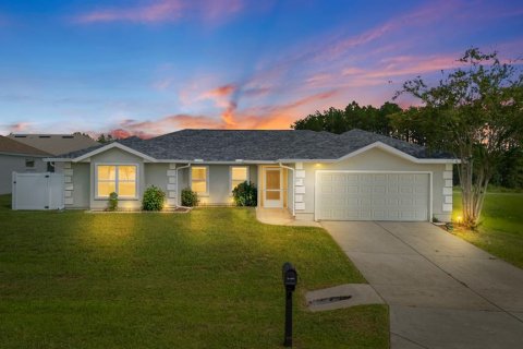 House in Citrus Springs, Florida 4 bedrooms, 187.29 sq.m. № 2304374