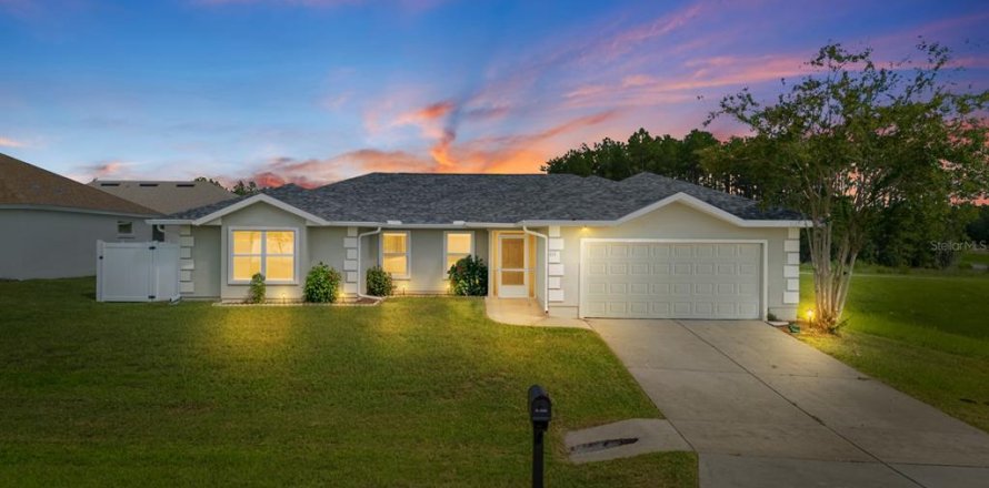 Casa en Citrus Springs, Florida 4 dormitorios, 187.29 m2 № 2304374