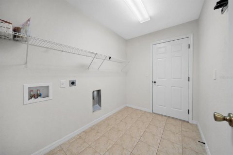 Casa en venta en Citrus Springs, Florida, 4 dormitorios, 187.29 m2 № 2304374 - foto 19
