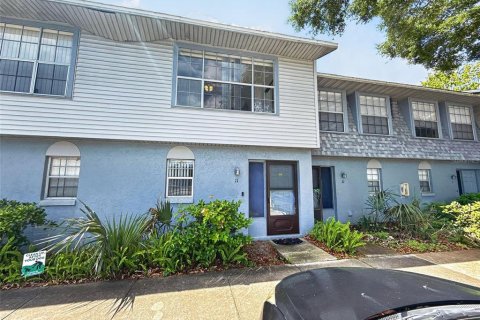 Condominio en Daytona Beach, Florida, 2 dormitorios  № 2142919