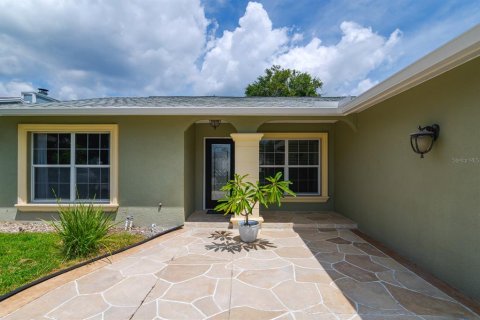 House in Tampa, Florida 3 bedrooms, 157.19 sq.m. № 1909936 - photo 5