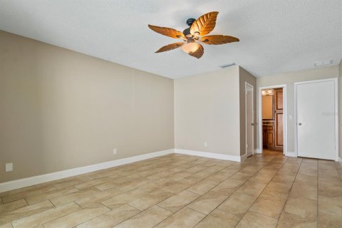 House in Tampa, Florida 3 bedrooms, 157.19 sq.m. № 1909936 - photo 25