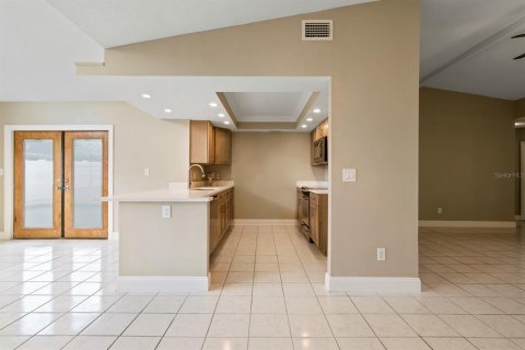 House in Tampa, Florida 3 bedrooms, 157.19 sq.m. № 1909936 - photo 14