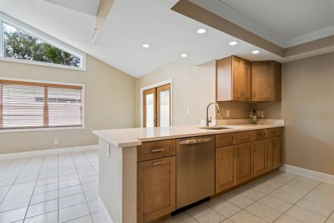 House in Tampa, Florida 3 bedrooms, 157.19 sq.m. № 1909936 - photo 16