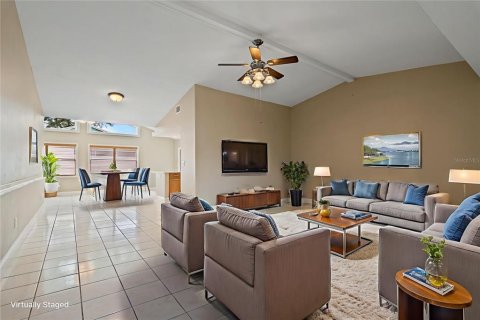 House in Tampa, Florida 3 bedrooms, 157.19 sq.m. № 1909936 - photo 8